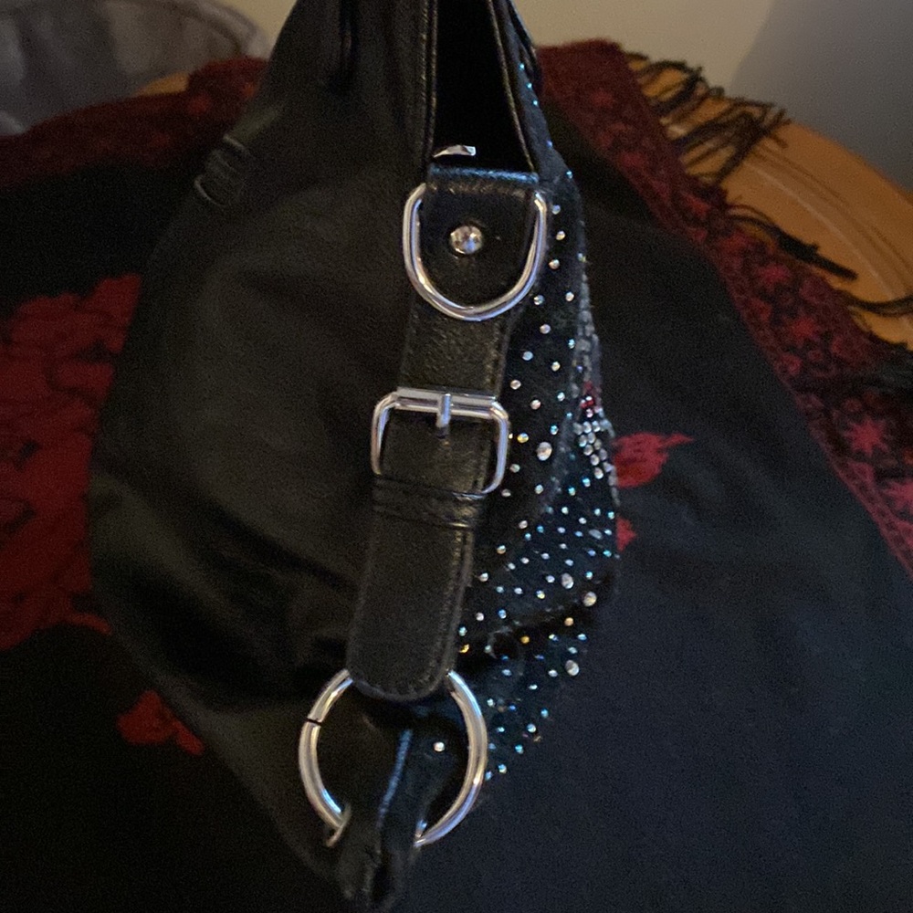 Gorgeous Halloween/goth handbag front multiple colored crystals design of skull - Picture 3 of 5